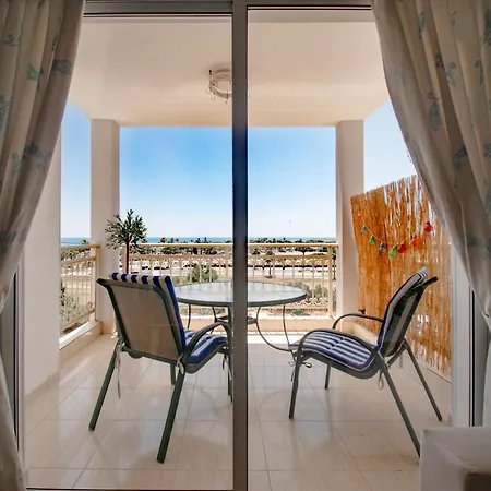 شقة Mackenzie Sea Views لارنكا
